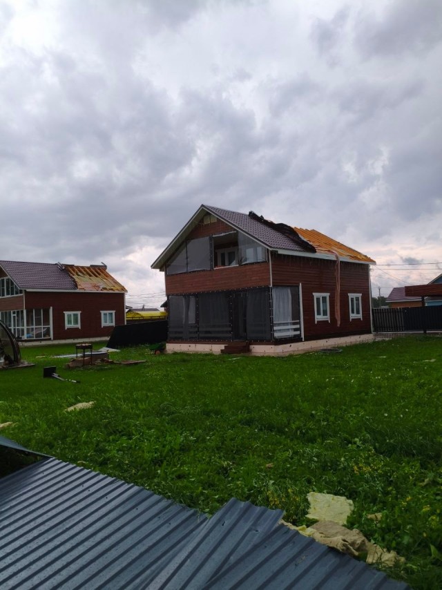 Апокалиптичные кадры из Подмосковья, которое накрыл мощный ураган.