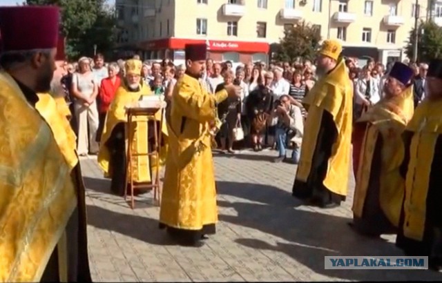 Как Луганск встречает миром