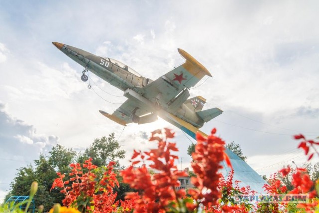 20 самых интересных авиапамятников