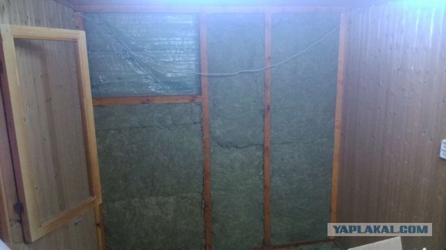 Бюджетный дачный домик из бытовки своими руками