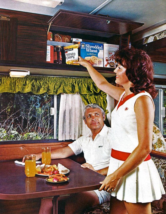 Винтажная реклама кемперов 70-х