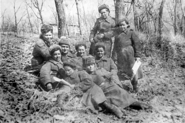 Фотографии связанных с историей Красной и Советской Армии.