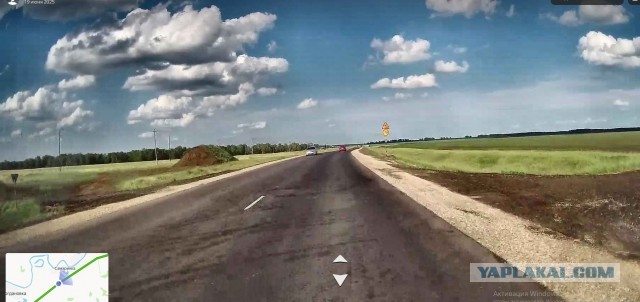 Поворот налево, и обгоняльщики.