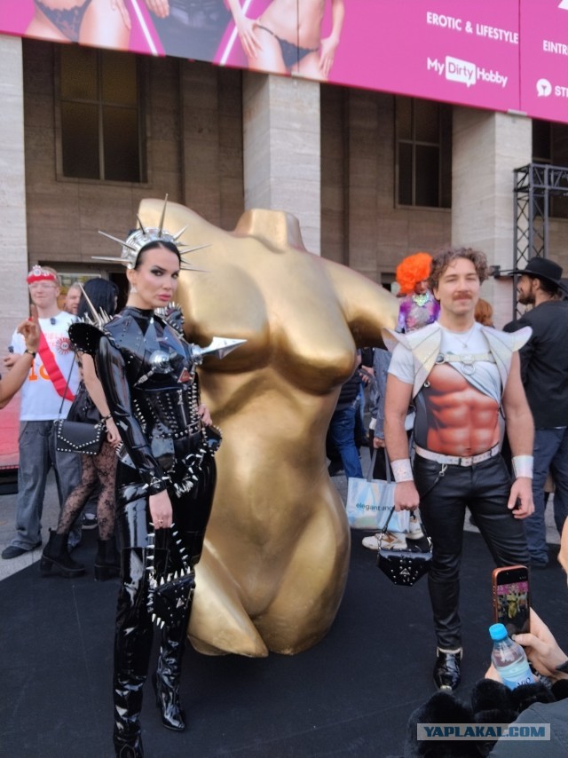 [18+] Берлинское писько-сисько бесие на Venus Berlin 2026