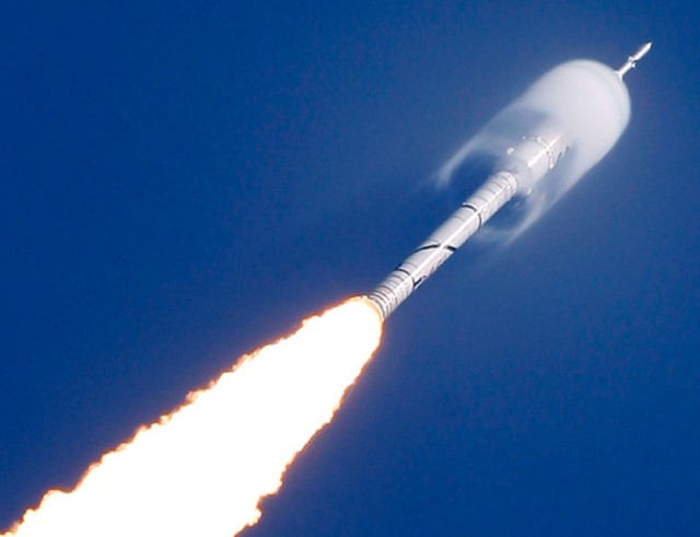 Фоторассказ о ракете Ares I-x  (26 фото)