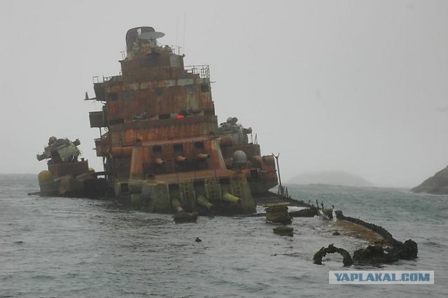 Корабль ВМС США сел на мель в Черном море