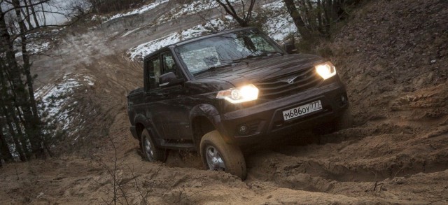 Гниющий UAZ Patriot и два отличных японца!