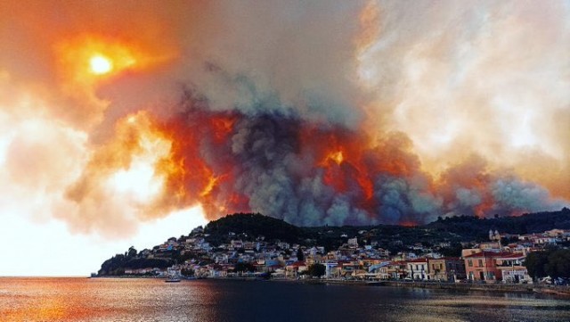 Российская помощь прибыла в Грецию для тушения страшных пожаров в стране. Ну ведь в нашей уже всё потушено...