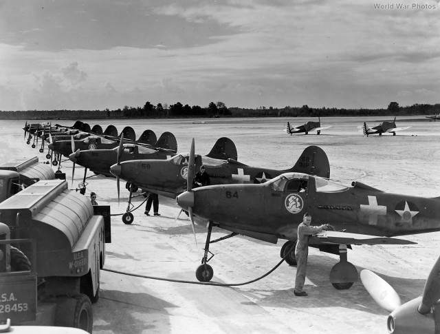 Р-39 Аэрокбра. Американская любимица сталинских соколов. История создания и основные модификации.