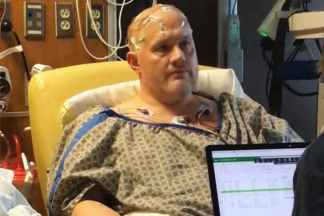 Мозговой имплант помог мужчине снова испытать счастье после 30 лет депресси