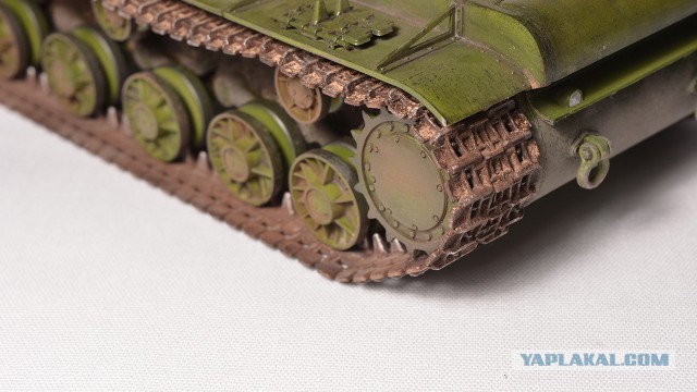 Сборная модель советского танка КВ-1
