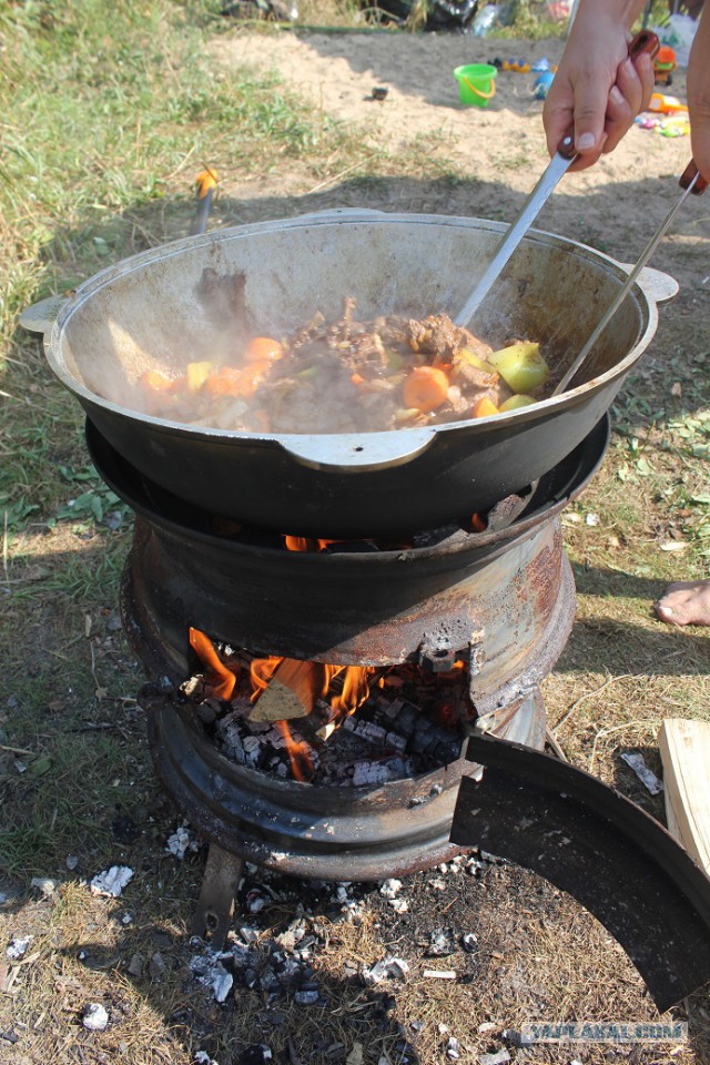 Простецкая печь для казанка