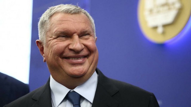 В Югре на месторождении «Роснефти» произошла серьезная авария — из труб бил огромный нефтяной фонтан
