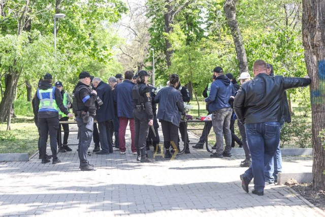 В Одессе и Полтаве сегодня возлагали цветы к памятным местам.