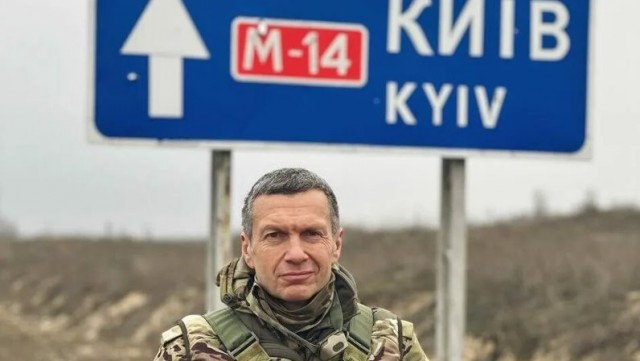 Что соловушка невесел, что ж ты клювик свой повесил