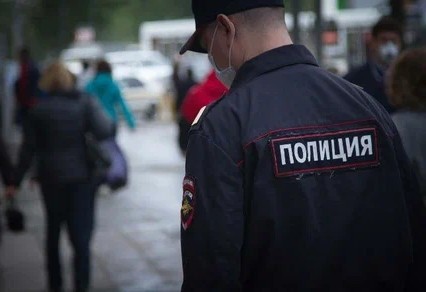 В Москве мигранты напали на сотрудника полиции