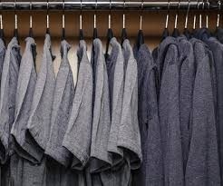 Носите одну и ту же одежду? Вот что это значит с точки зрения психологии