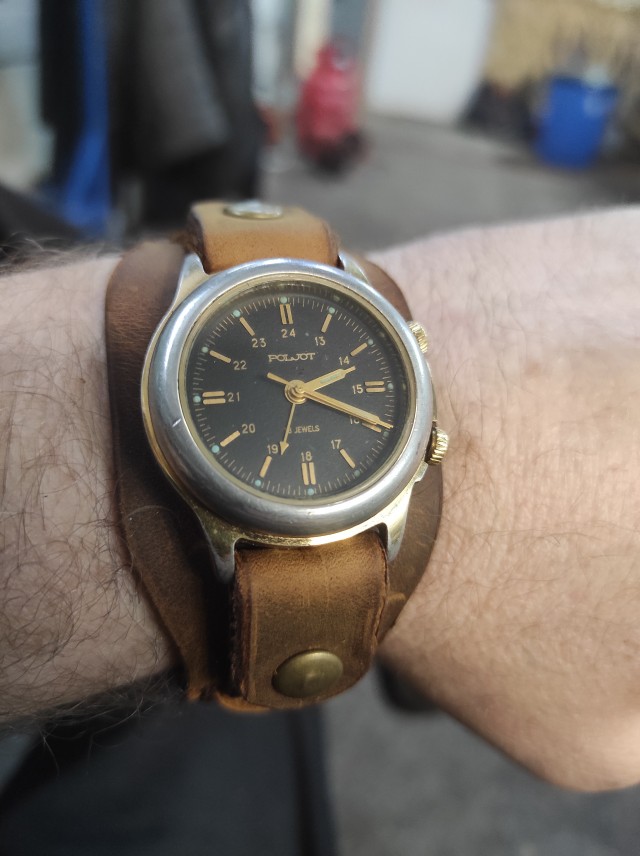 Часы, сделанные руками