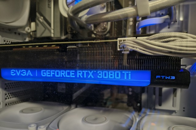 Продам видеокарты в Москве MSI RX 570 4gb и всякое остальное