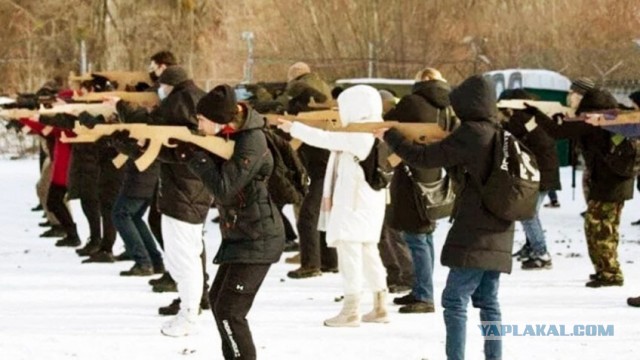 В Крым пошла вода