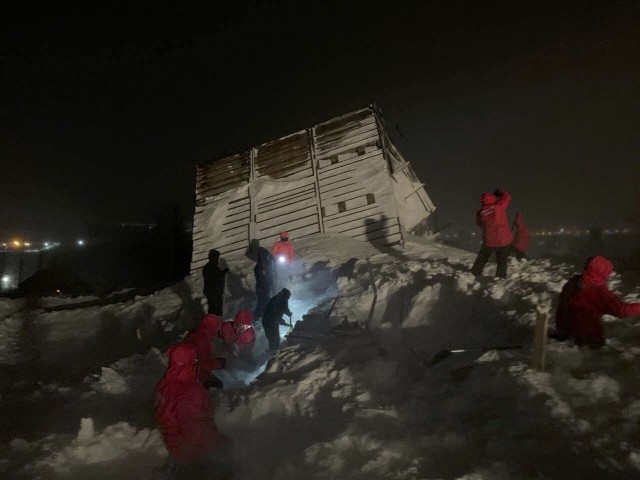 В Красноярском крае сошла лавина. Случилось всё на горнолыжной базе "Гора Отдельная" в районе Талнах города Норильска