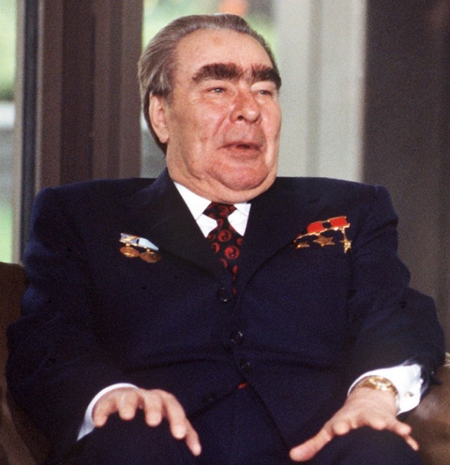 "Эээй, эээй! Писька-пиписька ! Ээйй"