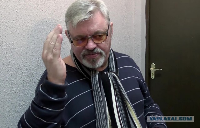 Сегодня завершен монтаж первого пролета железнодорожной части Крымского моста, заявил вице-премьер РФ Хуснуллин.