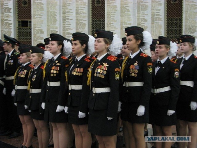 Мурманских школьников торжественно наградили медалями в честь 80-летия Победы