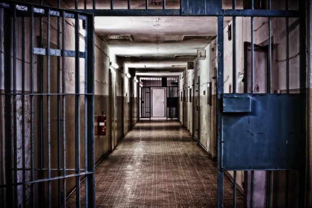 Снявшим убийство бомжа на видео дали 15 и 16 лет лишения свободы