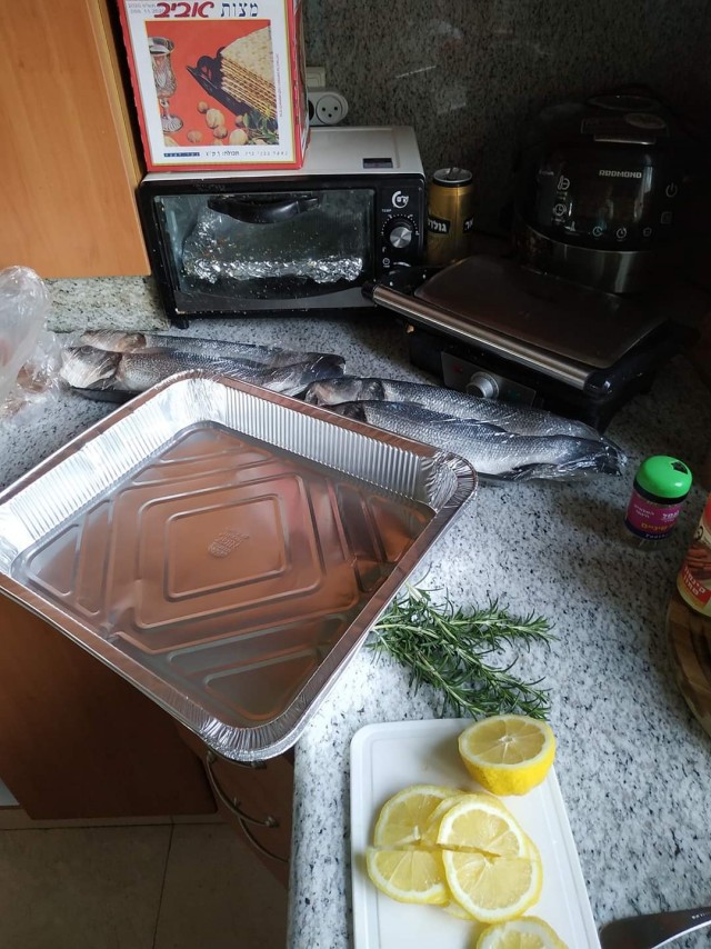 Вечер пятницы и рыба лаврак.