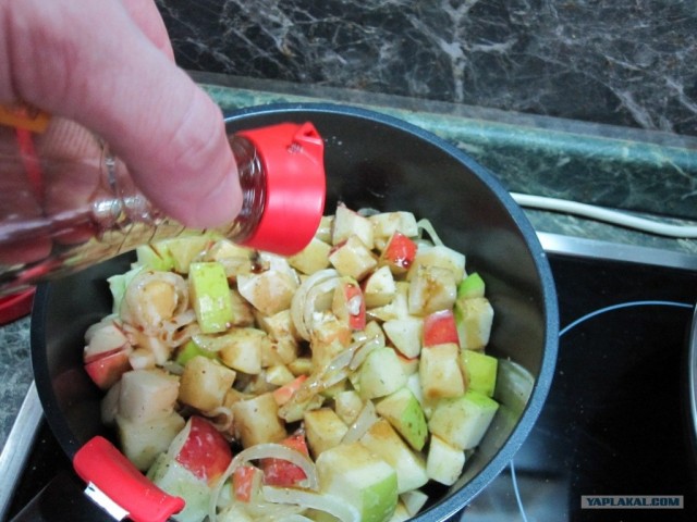 Говяжьи ребра, тушеные с яблоками!