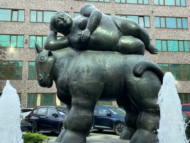 Памятник "устал".