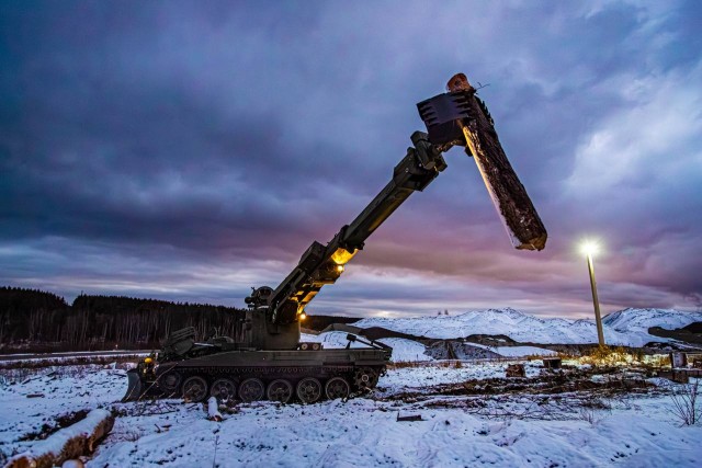 Ростех отправил в войска инженерные машины разграждения ИМР-3М