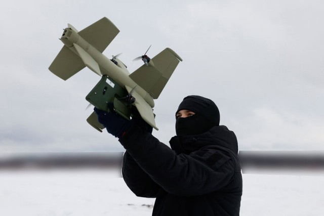 Момент сбития БПЛА FPV дроном ПВО в Белгородской области