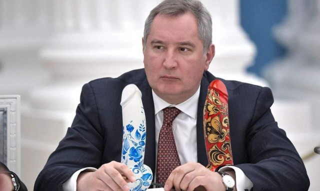 В сети посмеялись с предложения Рогозина разукрасить космические корабли в хохлому и гжель