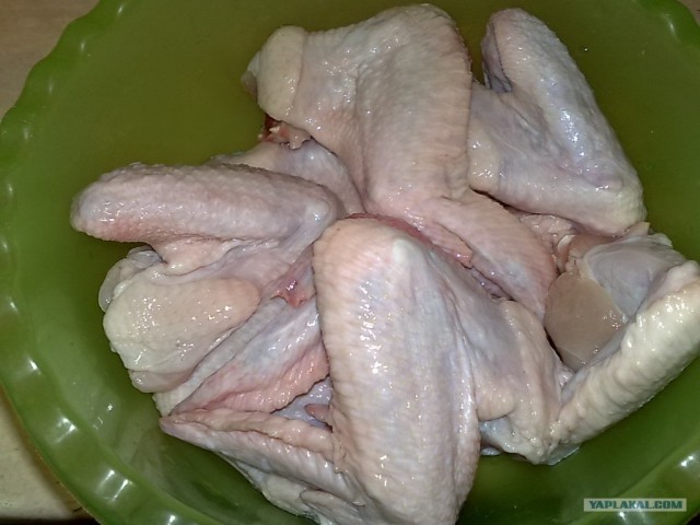 Ноги, хвосты… главное – крылья!, Кура-International–2, куриные крылья