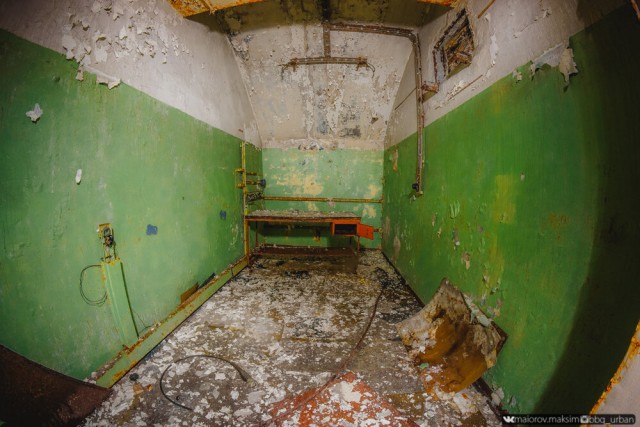 Обычный сарай посреди тундры оказался спуском в оставленный военными «засекреченный» бункер