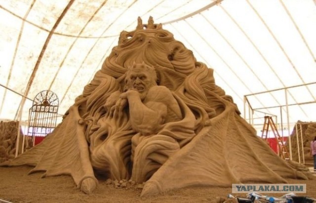 Необычные статуи мира