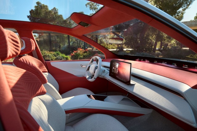 BMW презентовала концепт своего будущего электрического внедорожника