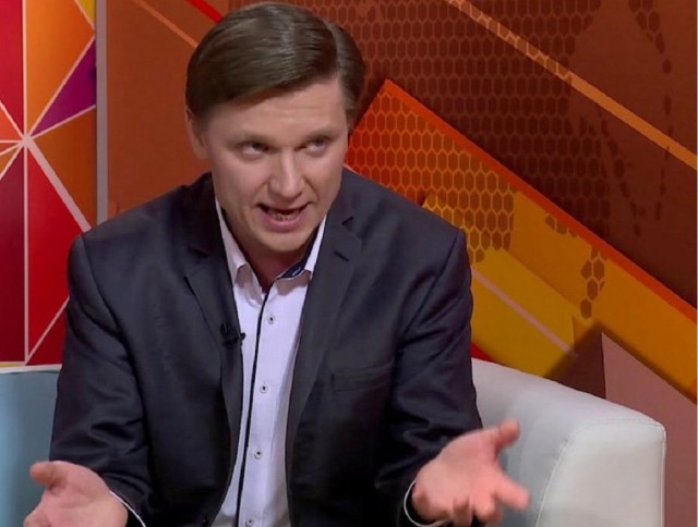 «Не раздвигать ноги» до свадьбы призвал россиянок директор Института демографического развития