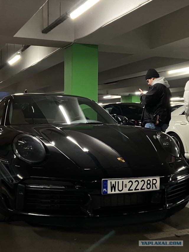 Молодежная авто тусовка Варшавы перед прошлым новым годом