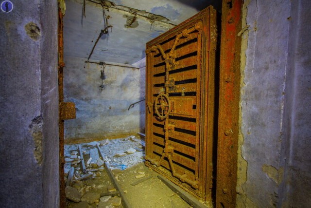 Забытое убежище закрытой кондитерской фабрики "Спутник"