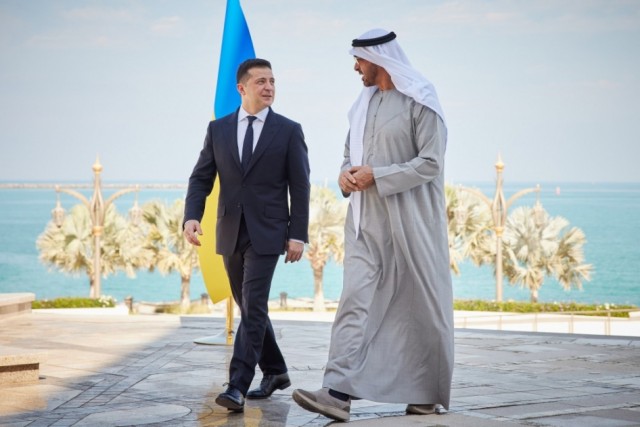 Лидер ОАЭ пришел к Путину в кроссовках
