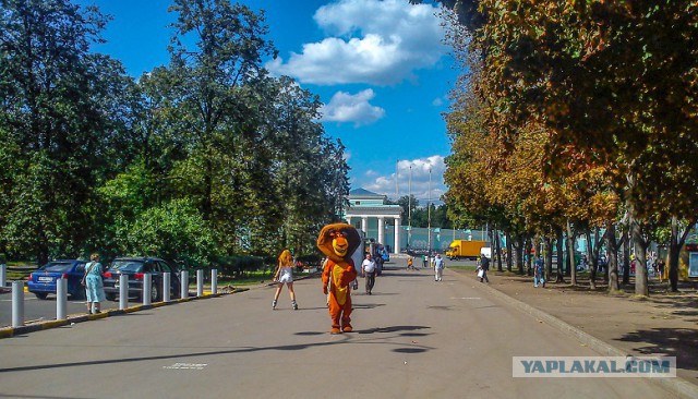 А я иду, шагаю по Москве...