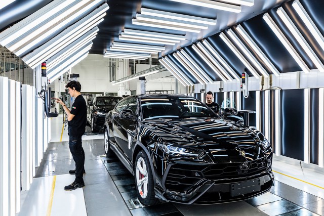 Lamborghini представила самый быстрый в мире кроссовер
