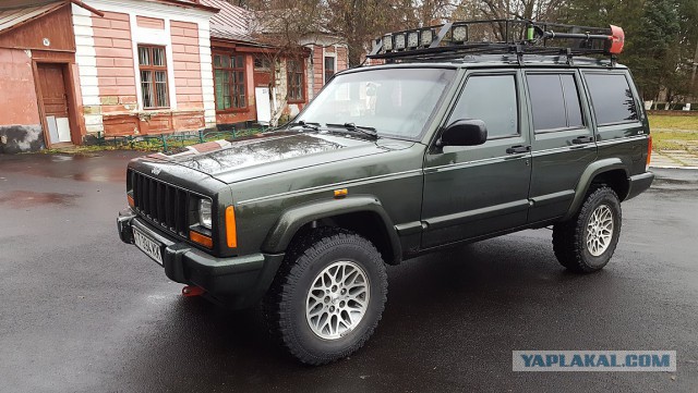 Старый Grand Cherokee, на тестовой трассе "Jeep Territory"