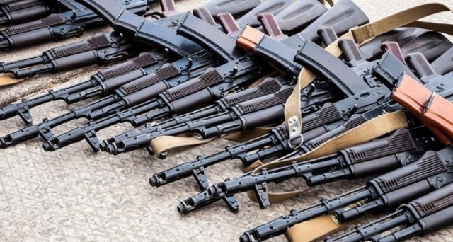 Как чехи нечаянно признались в нелегальных поставках оружия.