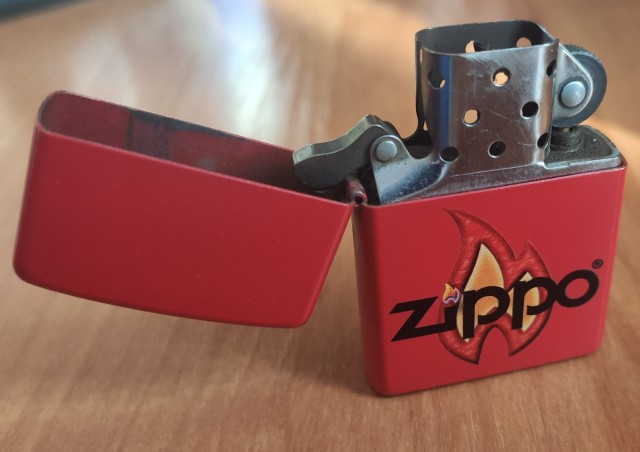 Зрелость и молодость (про zippo)