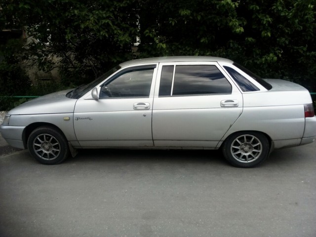 Lada Aura не покупают даже со скидками: в Петербурге за четыре месяца продали всего 10 машин