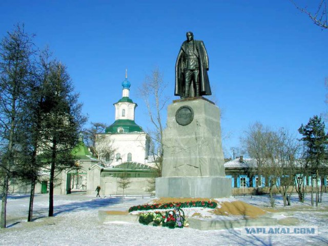 В правовой плоскости России Колчак - преступник. И никаких досок.